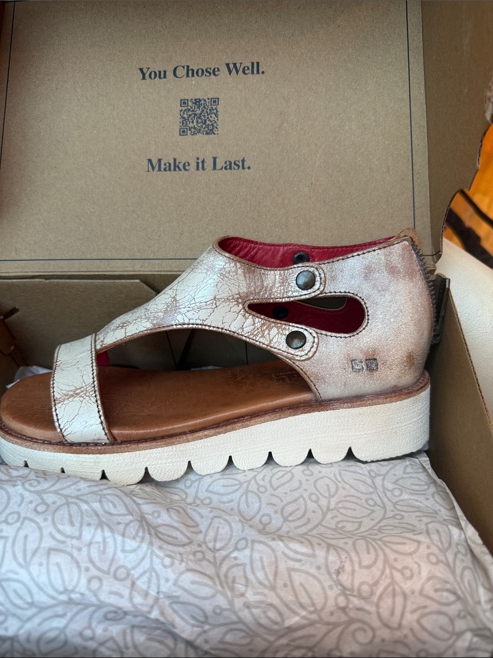 BED|STU Cream Leather Platform Sandal with Red Interior